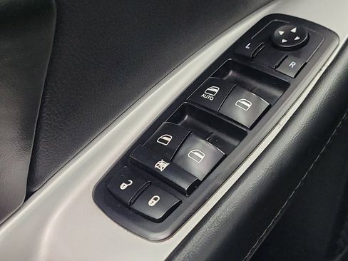 Used 2019 Dodge Journey SE image 27