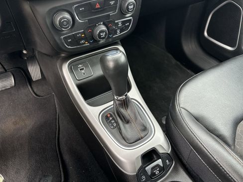 Used 2020 Jeep Compass Latitude image 15