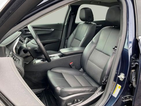 Used 2016 Chevrolet Impala LT w/ Convenience Package image 24