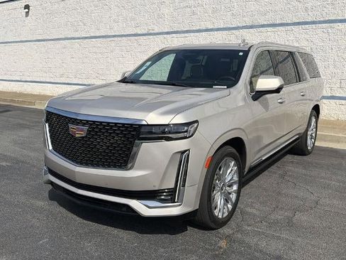 Used 2022 Cadillac Escalade ESV Premium Luxury w/ Performance Package AWD/4WD image 3