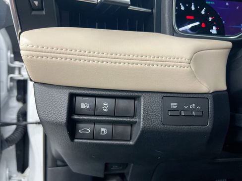 Used 2020 Toyota Avalon XLE w/ Carpet Mat Package FWD image 18