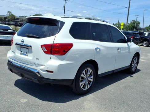 Used 2020 Nissan Pathfinder SL FWD image 7