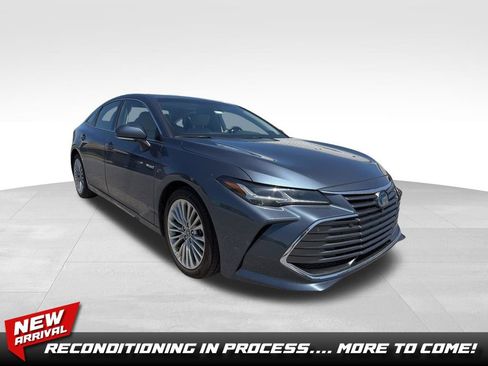 Used 2020 Toyota Avalon Limited w/ Advanced Safety Package FWD image 1