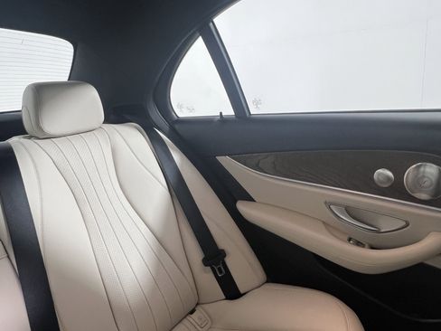 Used 2022 Mercedes-Benz E 350 Sedan image 15