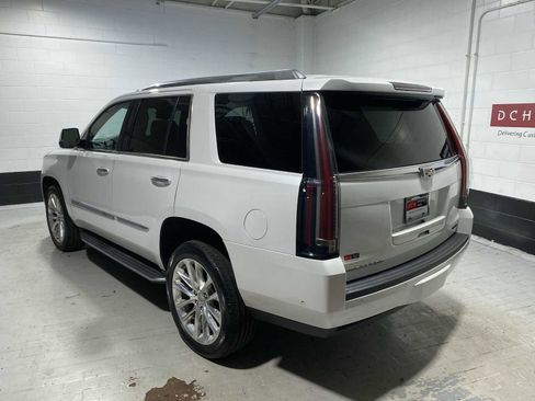 Used 2020 Cadillac Escalade Luxury AWD/4WD image 4