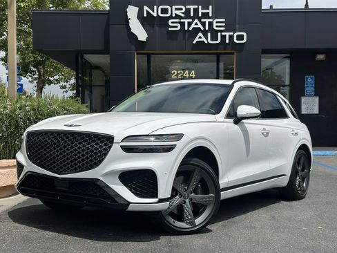 Used 2022 Genesis GV70 3.5T Sport w/ Sport Prestige Package AWD/4WD image 2