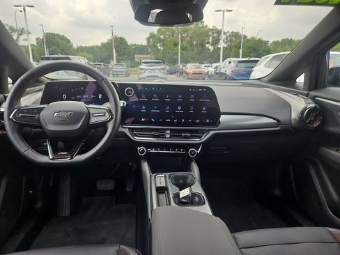 Used 2024 Chevrolet Equinox EV RS FWD image 12