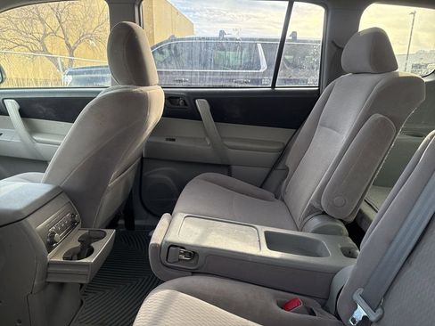 Used 2010 Toyota Highlander 4WD image 3