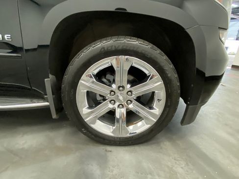 Used 2018 Chevrolet Tahoe Premier AWD/4WD image 16