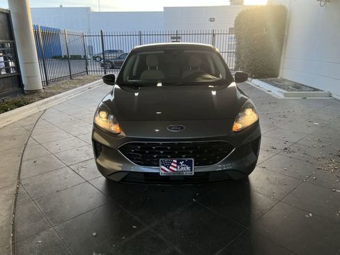 Used 2022 Ford Escape SE w/ SE Sport Appearance Package image 6