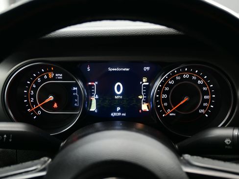 Certified 2021 Jeep Gladiator Willys image 22