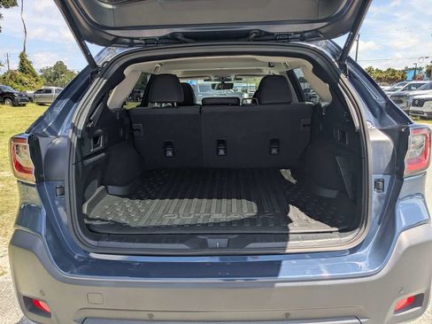 Used 2025 Subaru Outback Onyx Edition AWD/4WD image 11