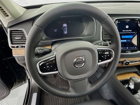 Used 2025 Volvo XC90 B6 Plus w/ Protection Package Premier image 12