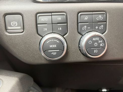Certified 2025 GMC Sierra 2500 SLT w/ SLT Convenience Package AWD/4WD image 18