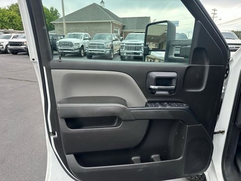 Used 2016 GMC Sierra 3500 4x4 Crew Cab w/ Sierra Convenience Package image 9