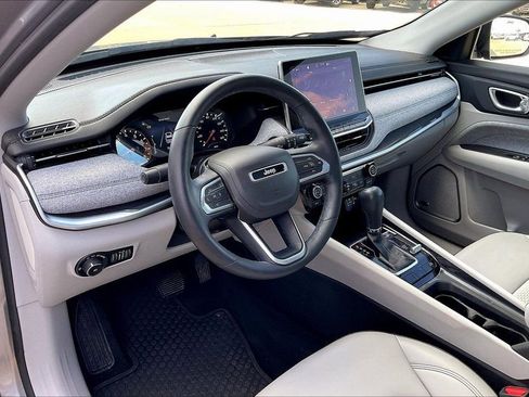 Used 2022 Jeep Compass Latitude w/ Sun and Sound Group image 14