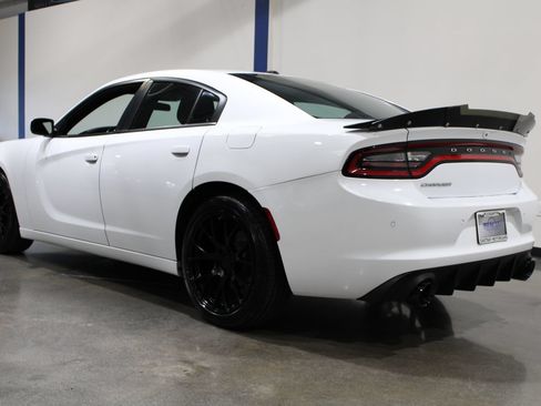 Used 2022 Dodge Charger SXT RWD image 9