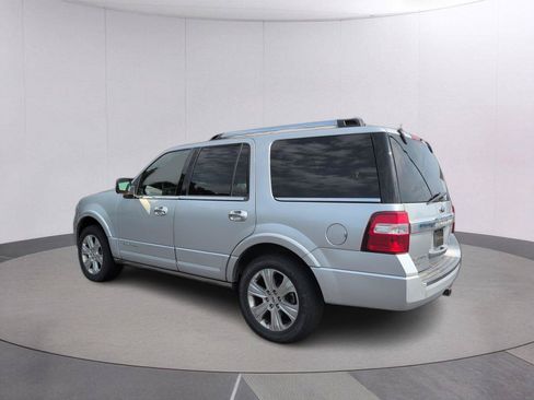 Used 2015 Ford Expedition Platinum RWD image 3