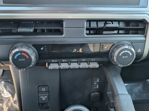 Used 2025 Toyota Tacoma TRD Off-Road image 25