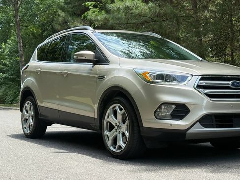 Used 2018 Ford Escape Titanium w/ Ford Safe & Smart Package FWD image 3