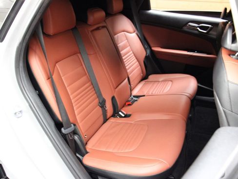 Used 2023 Kia Sportage SX image 28