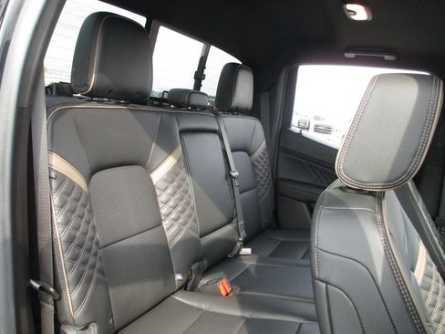 Used 2023 GMC Canyon Denali image 23