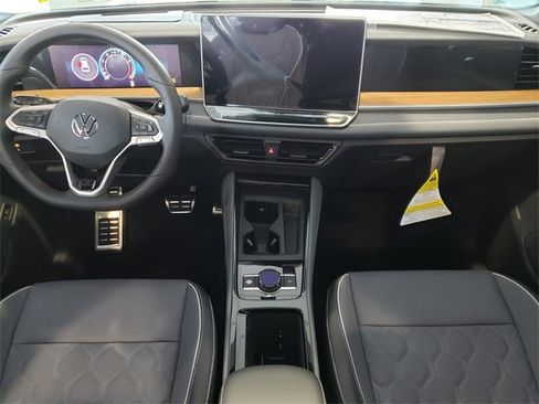 New 2026 Volkswagen Tiguan SEL R-Line image 8