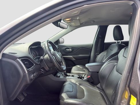 Used 2019 Jeep Cherokee Limited AWD/4WD image 9