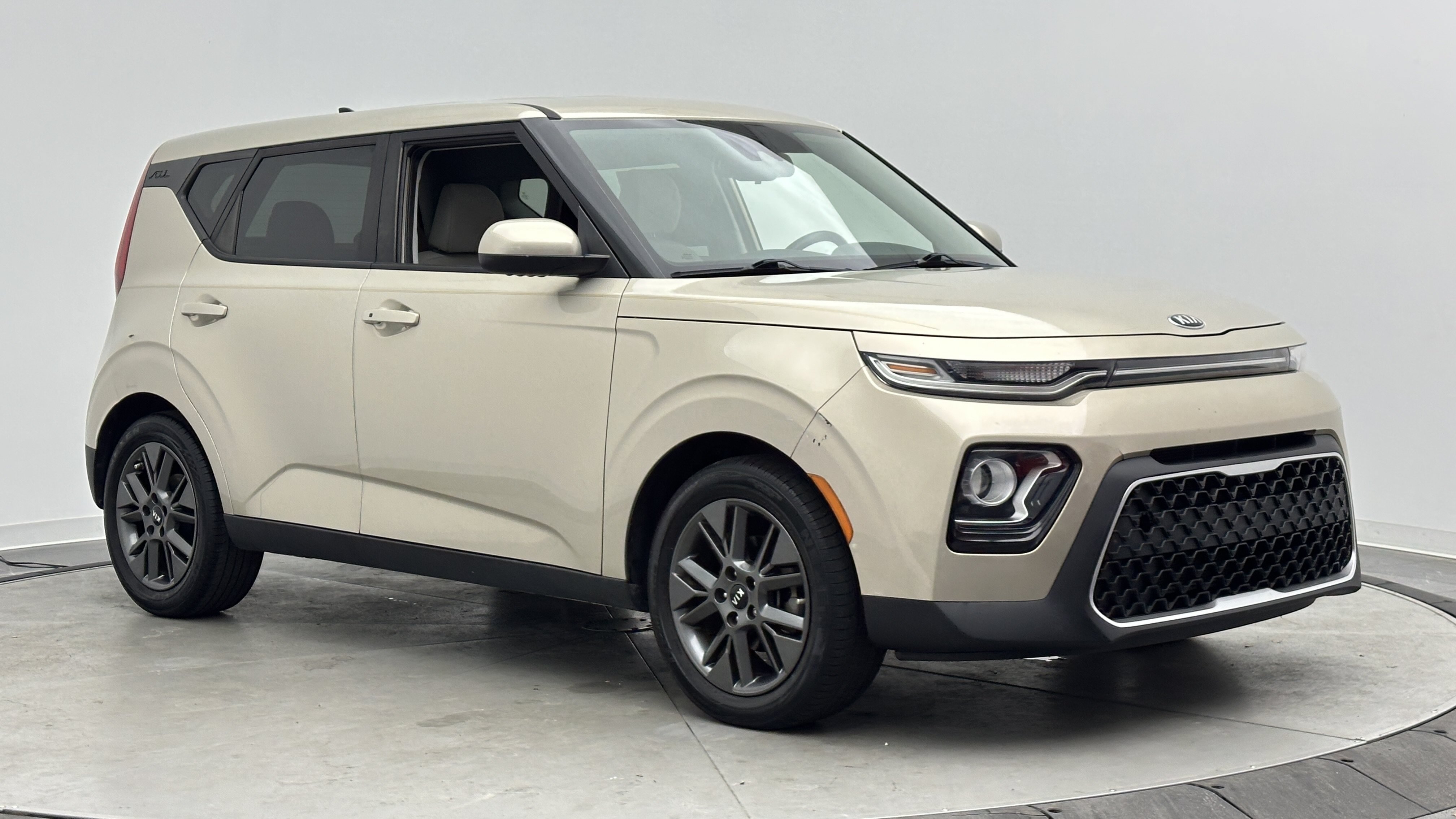 Used 2020 Kia Soul EX FWD image 3