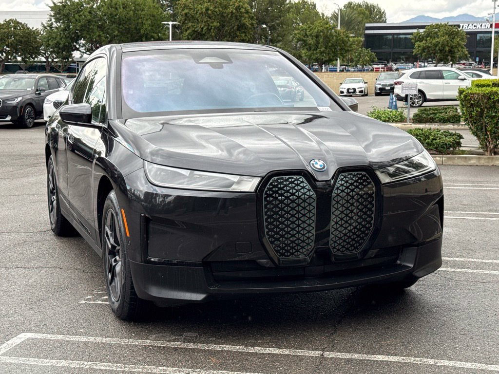 Used 2024 BMW iX xDrive50 w/ Convenience Package AWD/4WD image 5