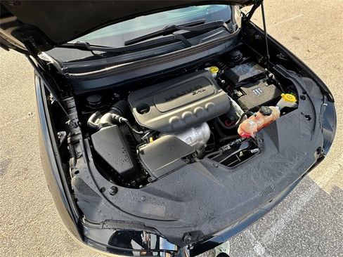 Used 2019 Jeep Cherokee Limited w/ Technology Group image 32