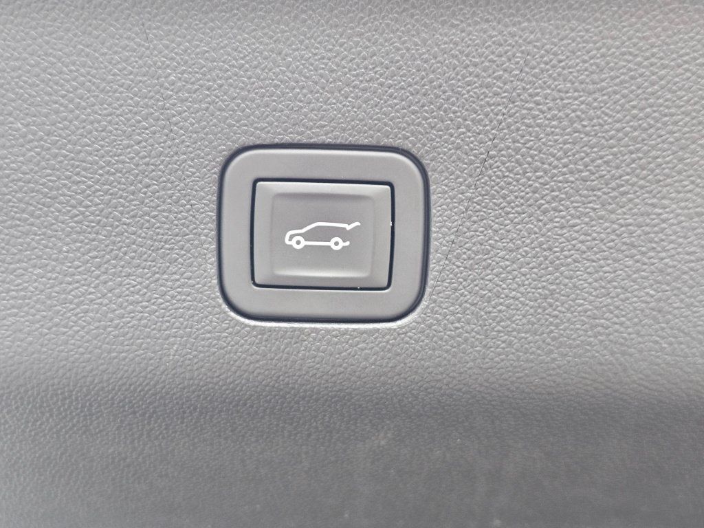 Used 2025 Cadillac Escalade V AWD/4WD image 12