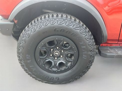 Used 2024 Ford Bronco Wildtrak AWD/4WD image 29