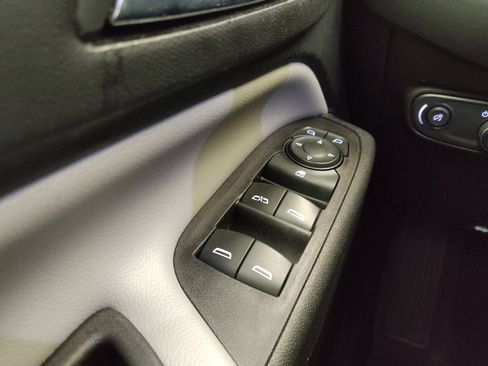 Used 2021 Chevrolet Equinox LS w/ LPO, Cargo Package image 27