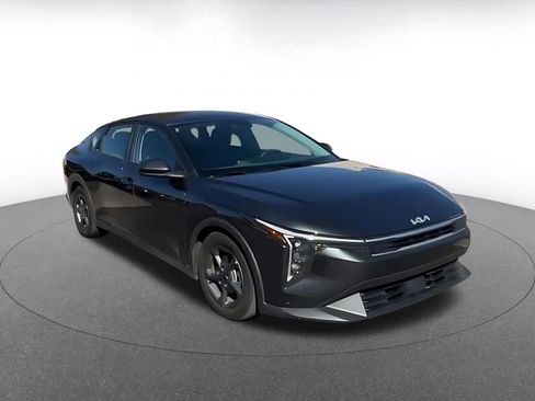 Used 2025 Kia K4 LXS image 3
