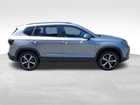 New 2025 Volkswagen Taos SEL image 6