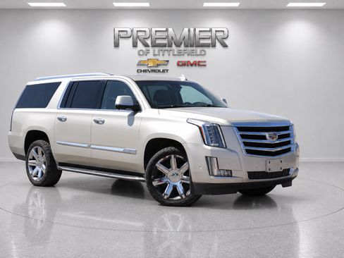 Used 2017 Cadillac Escalade ESV Luxury AWD/4WD image 1