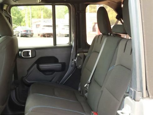 Used 2023 Jeep Wrangler Unlimited Rubicon 4xe w/ Cold Weather Group AWD/4WD image 39
