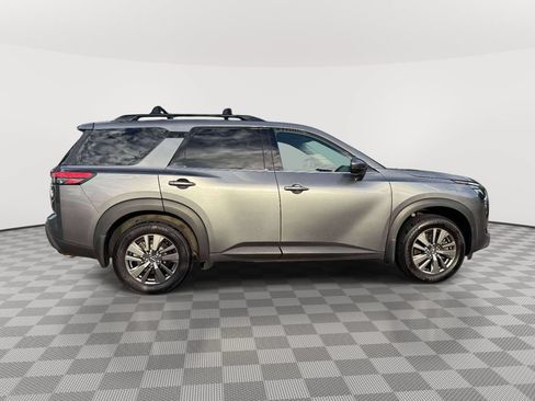 Used 2024 Nissan Pathfinder SV AWD/4WD image 8