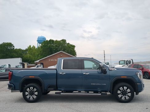 Used 2024 GMC Sierra 3500 Denali w/ Denali Reserve Package AWD/4WD image 2