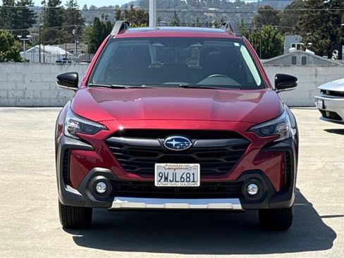 Certified 2025 Subaru Outback Limited AWD/4WD image 8
