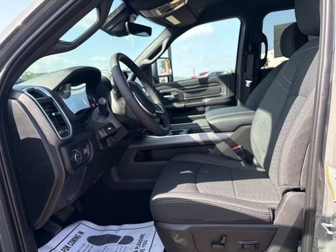 New 2026 RAM 2500 Big Horn AWD/4WD image 8