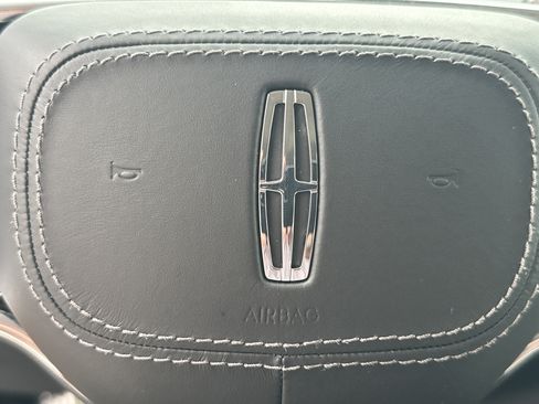 New 2026 Lincoln Navigator Premiere AWD/4WD image 24