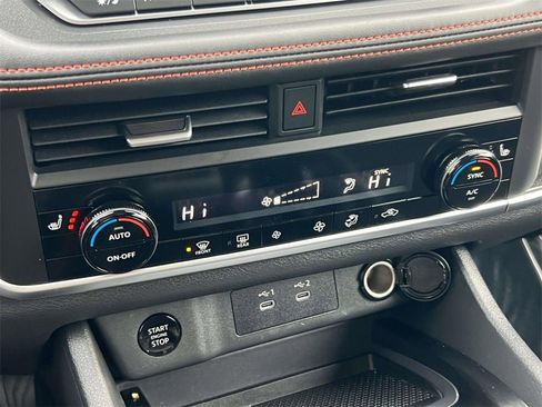 Certified 2025 Nissan Rogue SV image 21