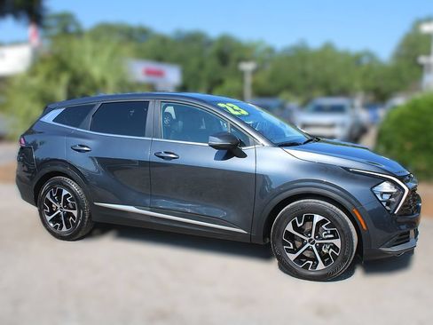 Used 2023 Kia Sportage EX FWD image 4