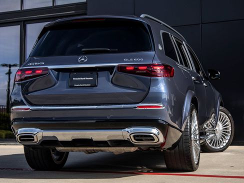 Used 2024 Mercedes-Benz Maybach GLS 600 4MATIC image 8