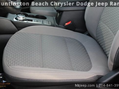 Used 2020 Ford Escape SE image 34