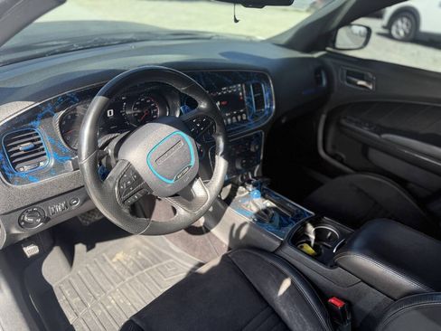 Used 2017 Dodge Charger R/T RWD image 12