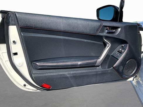 Used 2015 Scion FR-S RWD image 17