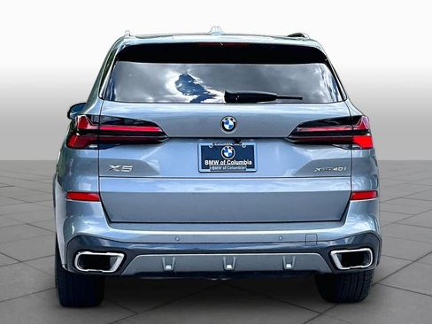 Certified 2025 BMW X5 xDrive40i w/ M Sport Package AWD/4WD image 4